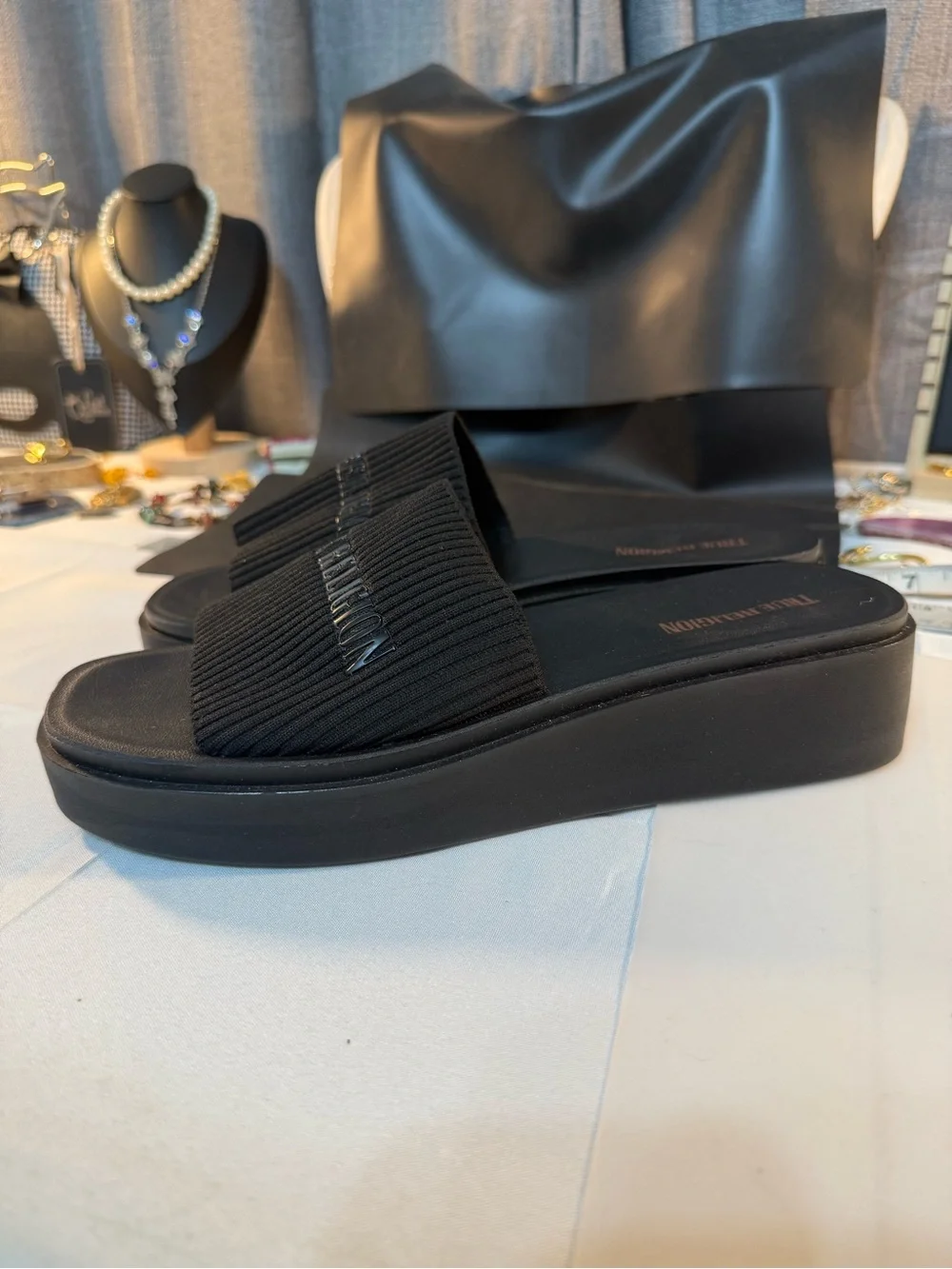True Religion Jann Black Platform Slide Sandals - Women's Size 11 & 11” Long Guc